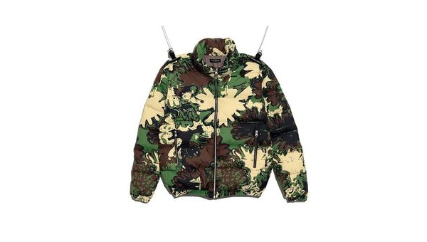 Nike联名蒂芙尼外套:潮流与奢华的完美碰撞第1张-纯原莆田鞋工厂直销,品质保证,信心之选 Nike联名蒂芙尼外套:潮流与奢华的完美碰撞